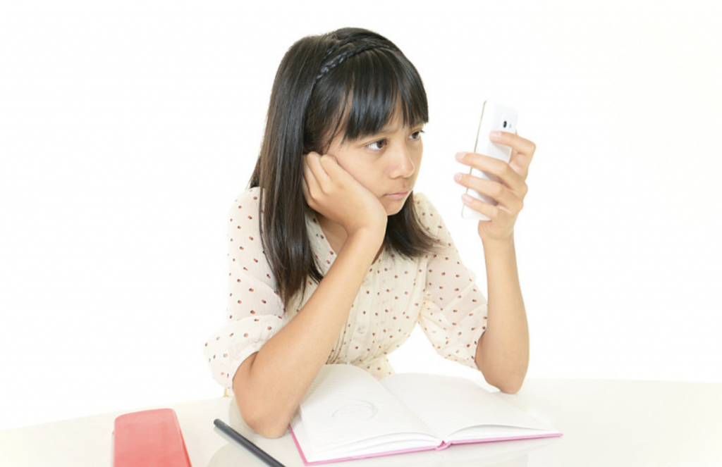 How to Prevent Your Child From Having a Phone Addiction