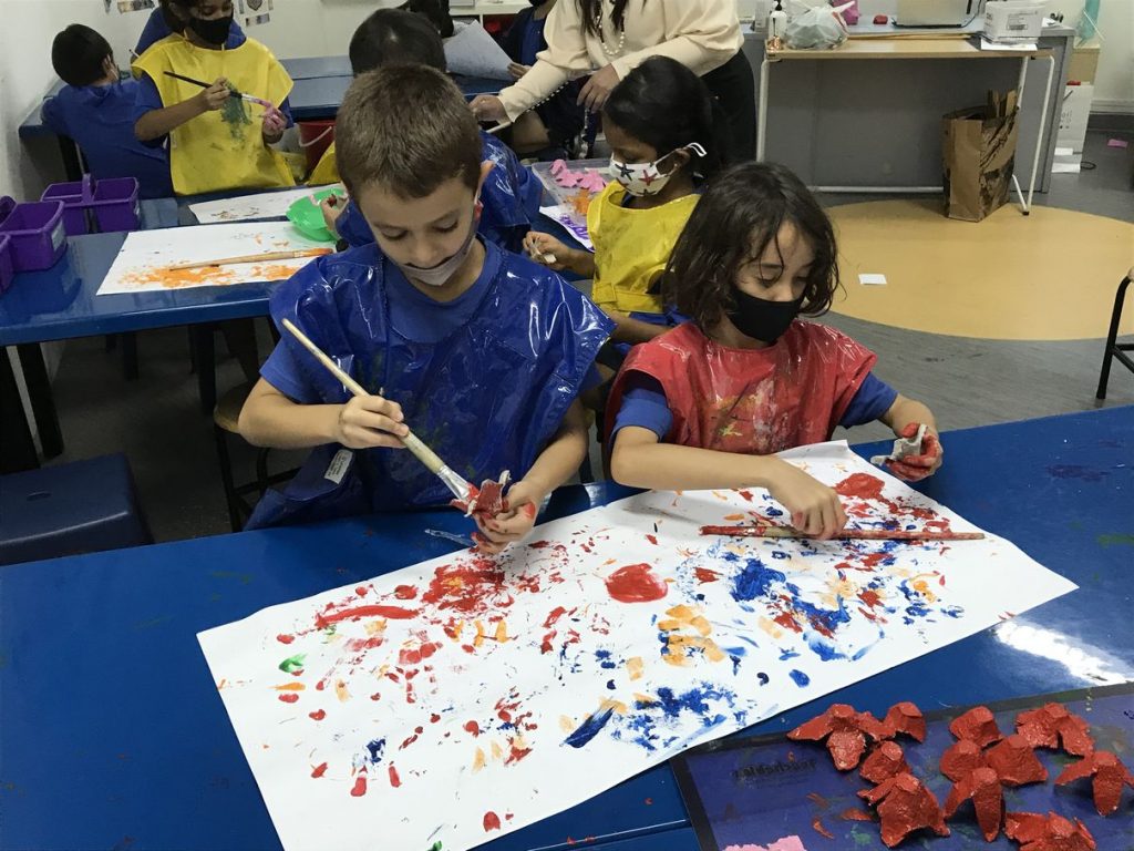 10 Ways to Encourage Creative Thinking in Your Child