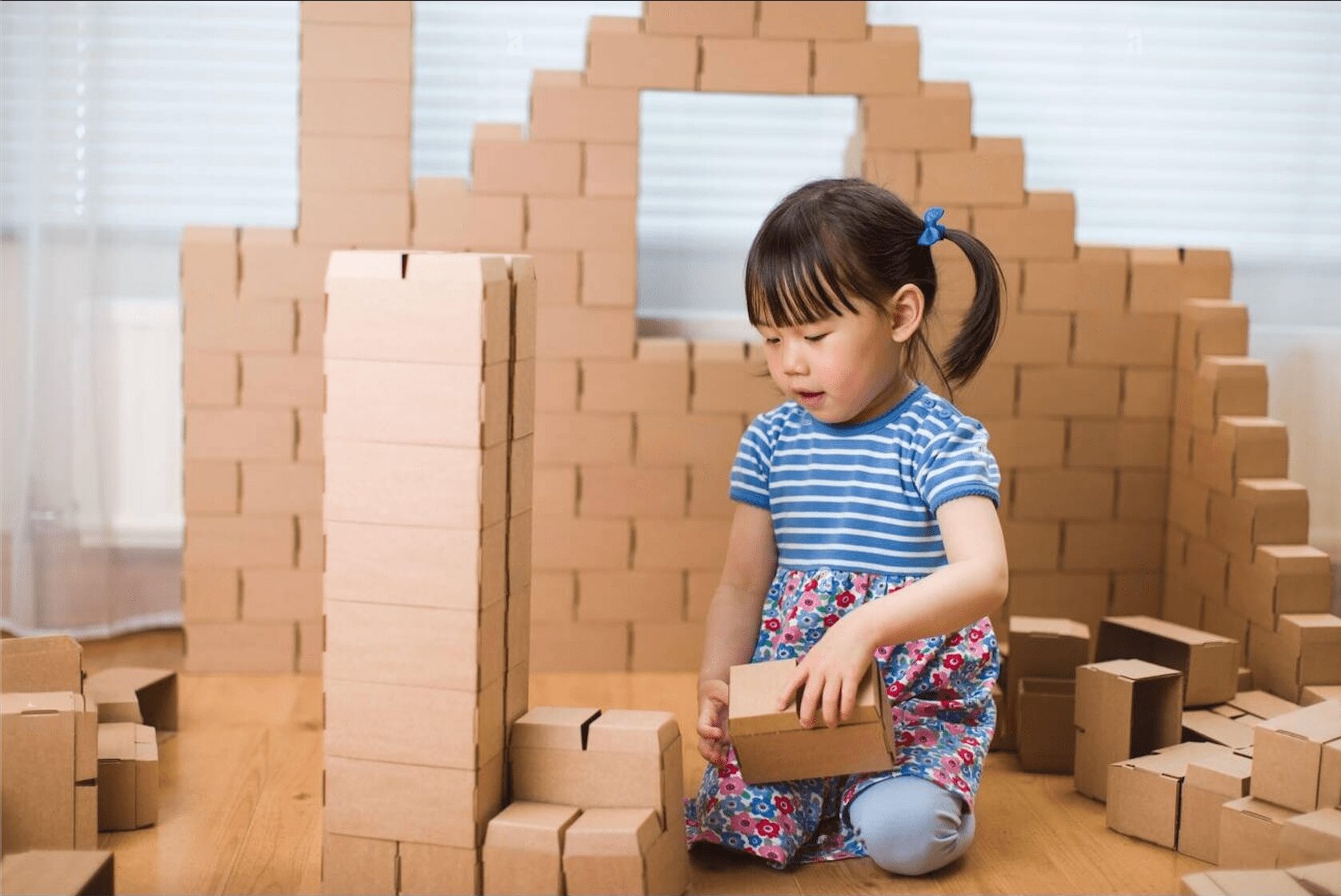 building cardbox fort